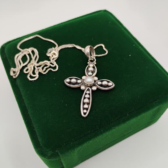 Silpada Pearl Set Cross on 20-Inch Box Chain - Picture 1 of 5